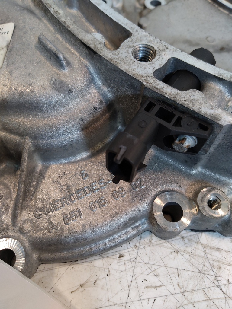 [MTD-538145] Tapa de bloque motor Mercedes-Benz Sprinter 3-T