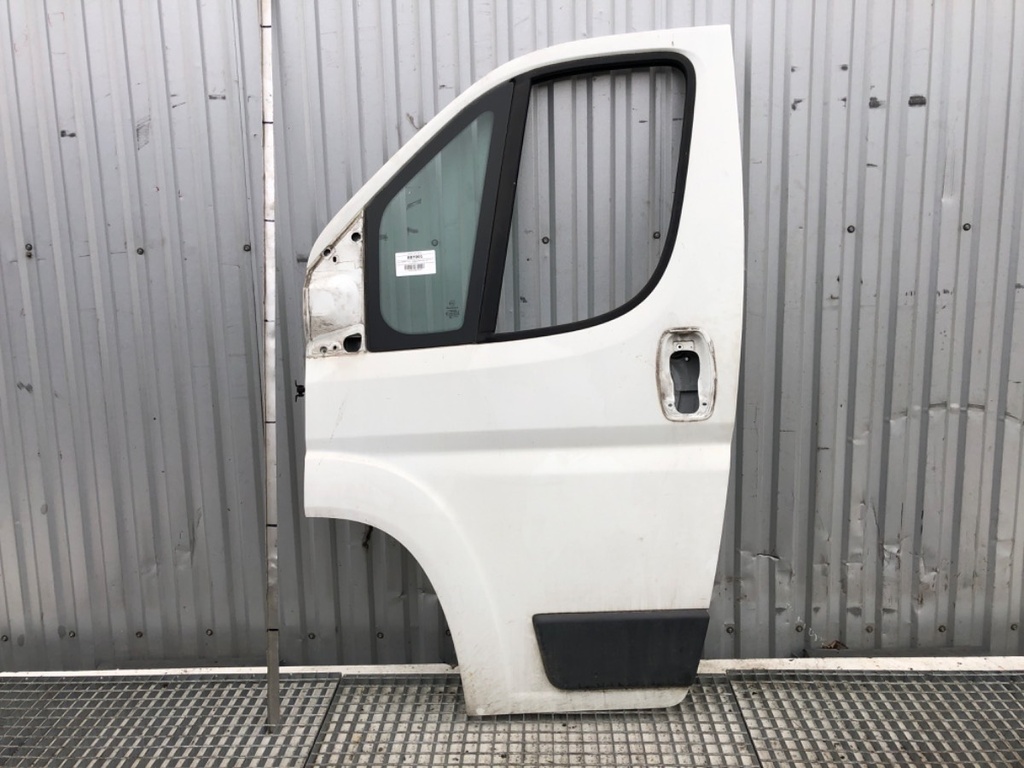 [STARK-887001] Puerta delantera izquierda PEUGEOT BOXER Autobus 2005-2022