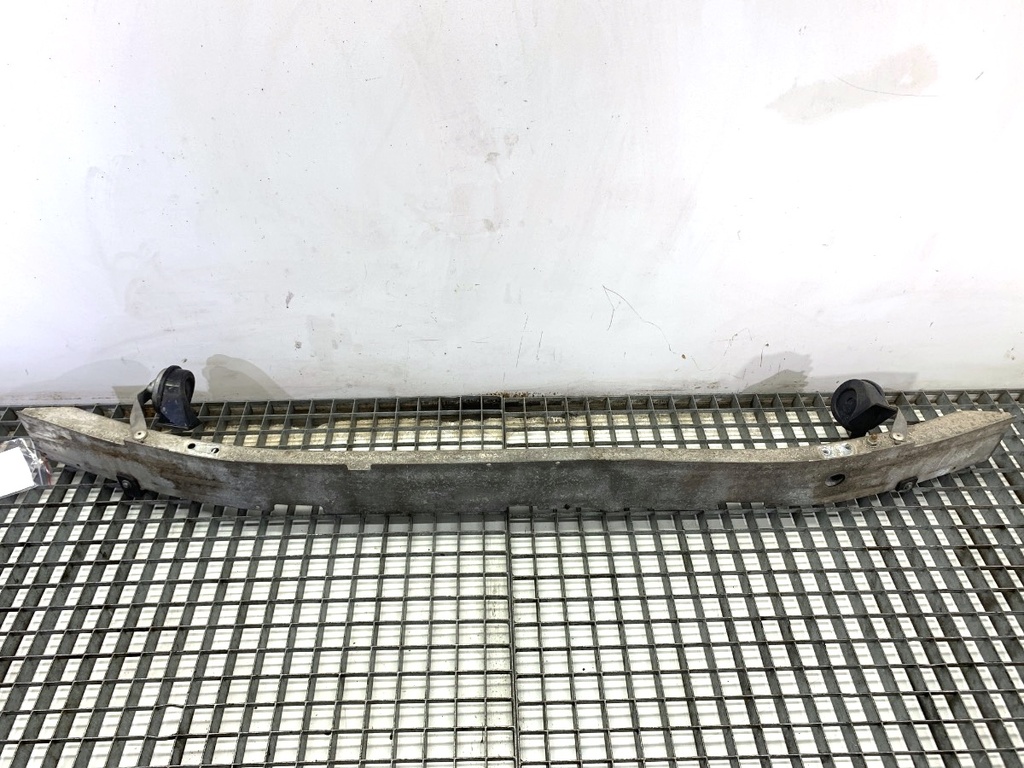 [STARK-880021] Traviesa de parachoques delantero BMW 5 Touring (F11)