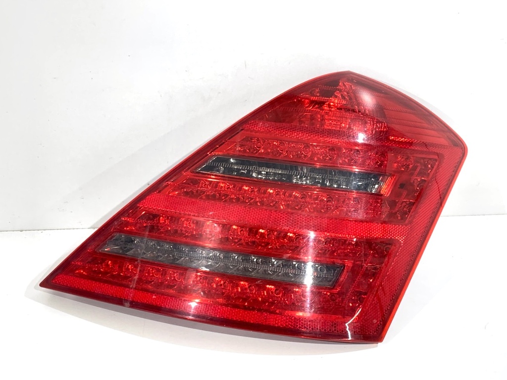[STARK-882117] Piloto trasero derecho Mercedes-Benz Clase S (W221)