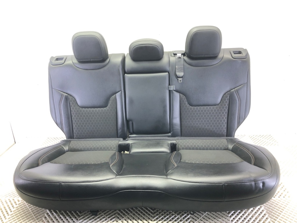 [STARK-648416] Asiento trasero para Jeep Compass (MP, M6)