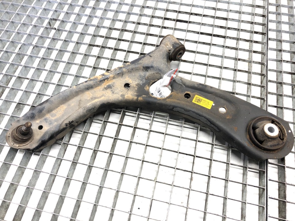 [STARK-817139] Brazo de suspensión delantero izquierdo Hyundai Elantra VII