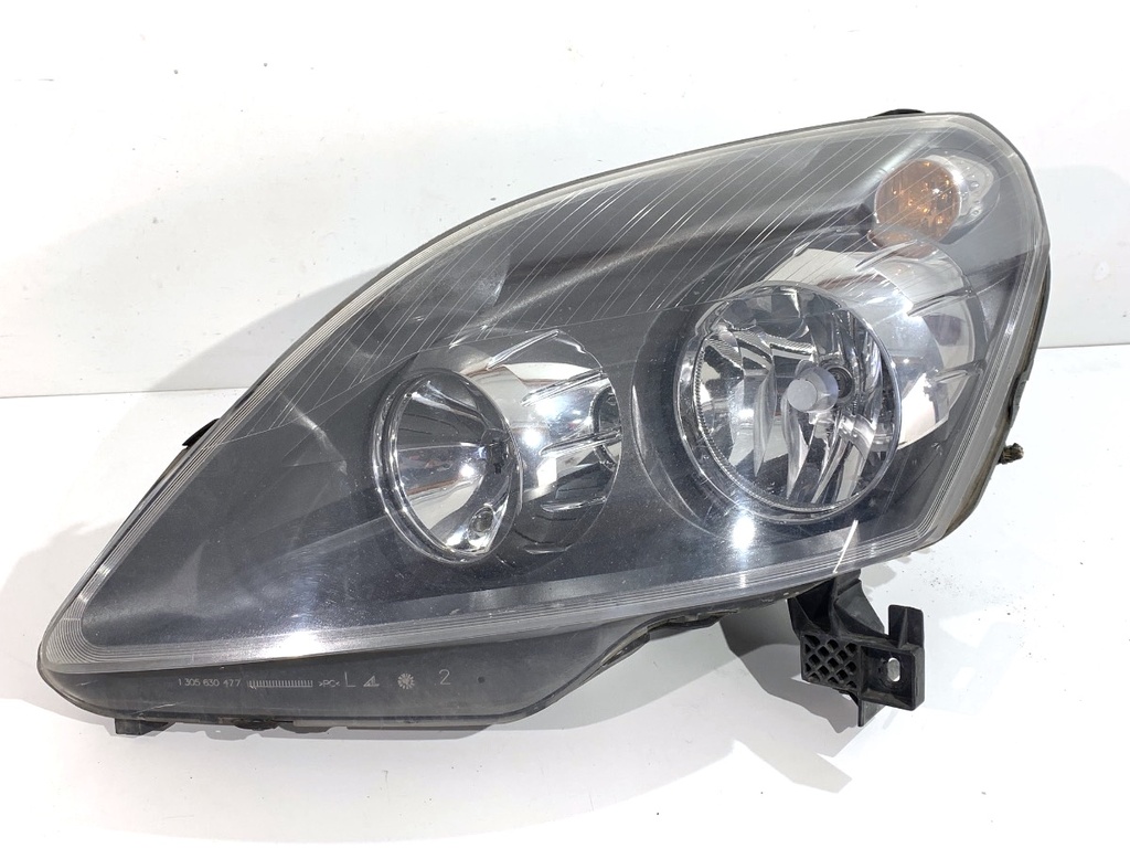 [STARK-820926] Faro delantero izquierdo Opel Zafira B