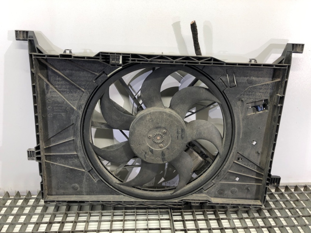[STARK-834951] Electroventilador Mercedes-Benz Clase A (W169)