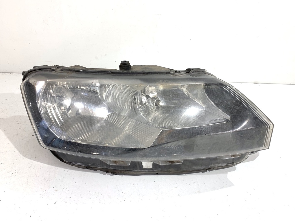 [STARK-868752] Faro delantero derecho Skoda Rapid