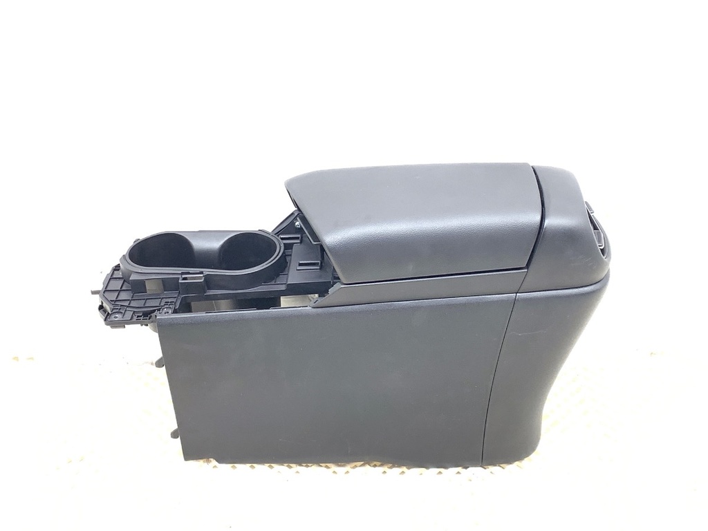 [STARK-817136] Reposabrazos Hyundai Elantra VII