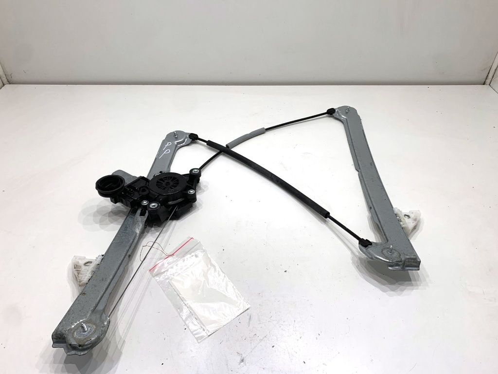 [STARK-892806] Elevalunas delantero derecho Mazda 3 (BP)