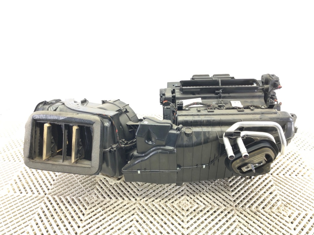 [STARK-682413] Radiador de calefacción Audi Q7 (4MB, 4MG)
