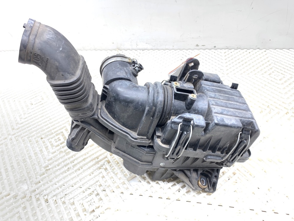 [STARK-802503] Caja de filtro de aire Honda HR-V (RU)
