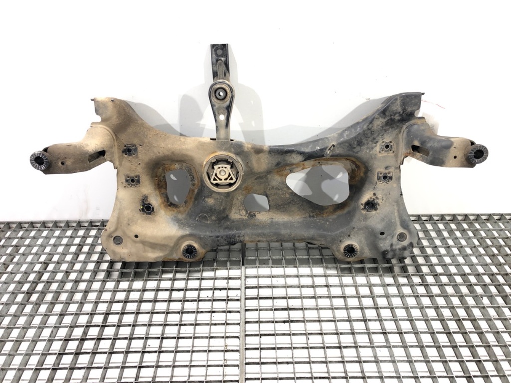 [STARK-689947] Subchasis motor Skoda Octavia III