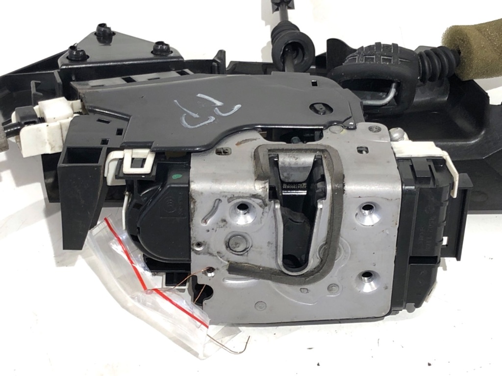 [STARK-734060] Cerradura de puerta delantera derecha Mercedes-Benz Clase C (S204)