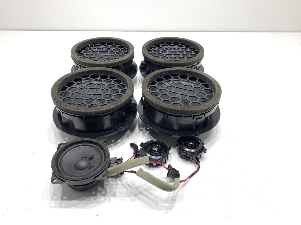 [STARK-847116] Juego de altavoces Skoda Octavia IV