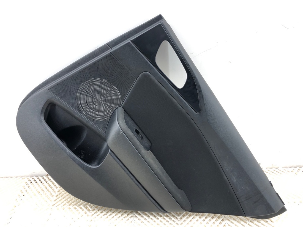 [STARK-843226] Panel de puerta trasera derecha Kia Ceed (CD)