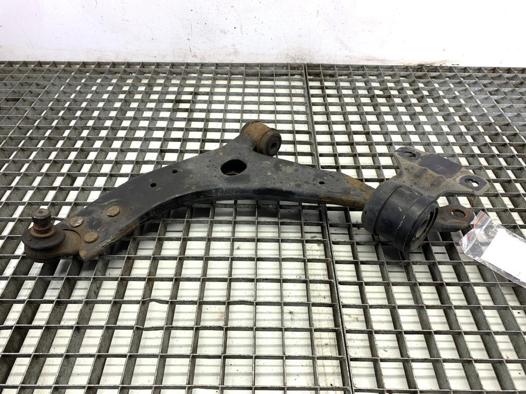 [STARK-753435] Brazo de suspensión delantero izquierdo Ford Focus III Turnier