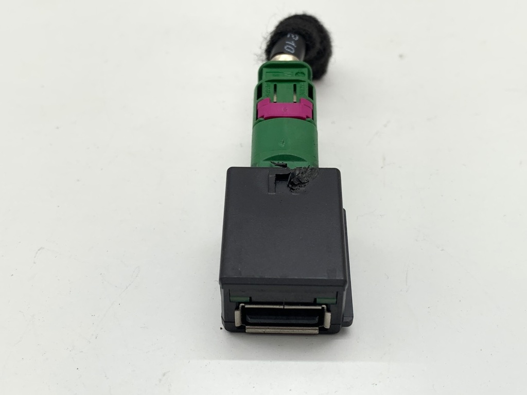 [STARK-918857] Toma USB AUDI A5 Sportback (F5A, F5F)