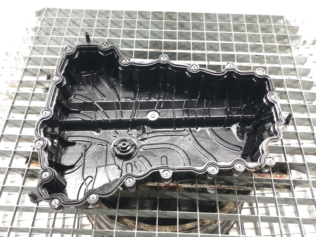 [STARK-580120] Cárter de aceite Ford Mondeo V liftback 2.0 TDCi 110 kW