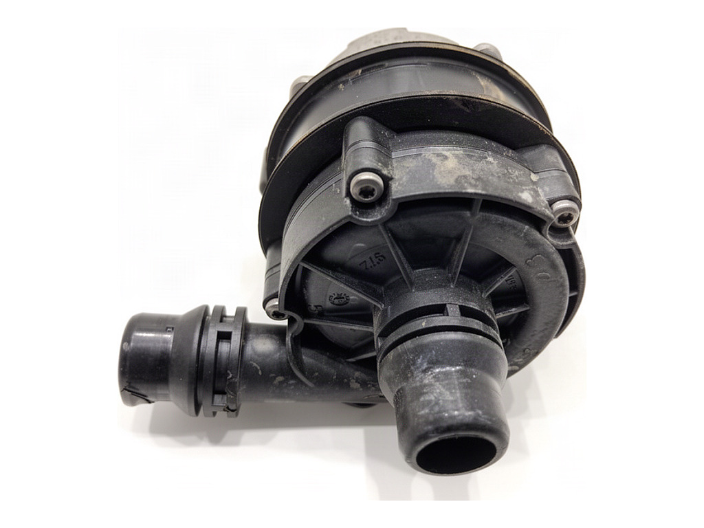 [STARK-950658] Bomba de agua auxiliar Mercedes-Benz eSprinter