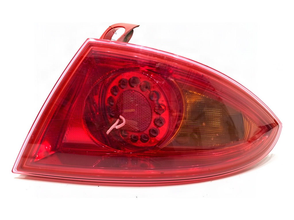 [STARK-945801] Piloto trasero derecho Seat Leon