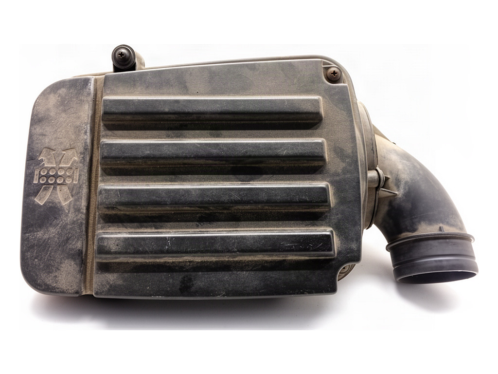 [STARK-950349] Caja de filtro de aire VW Jetta III