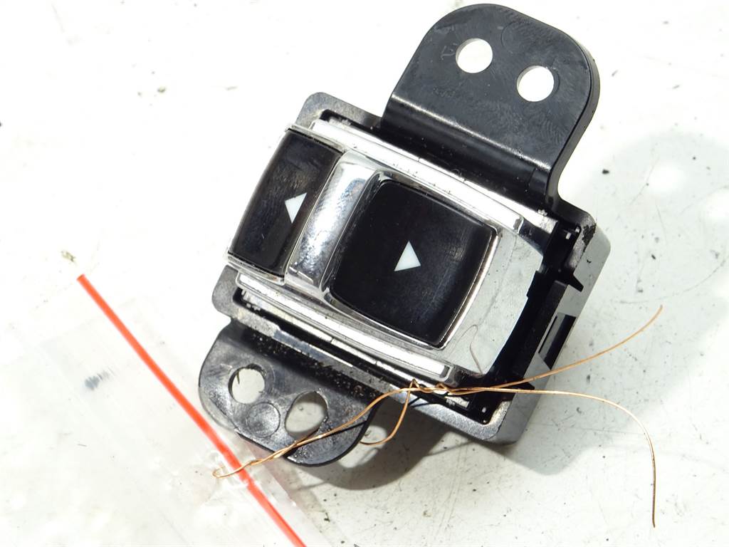 [STARK-357414] Interruptor Infiniti Q50