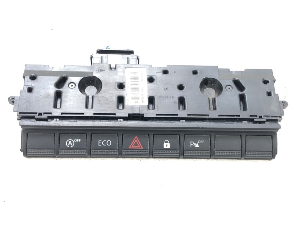 [STARK-431282] Interruptor de luces de emergencia Dacia Duster (HM)