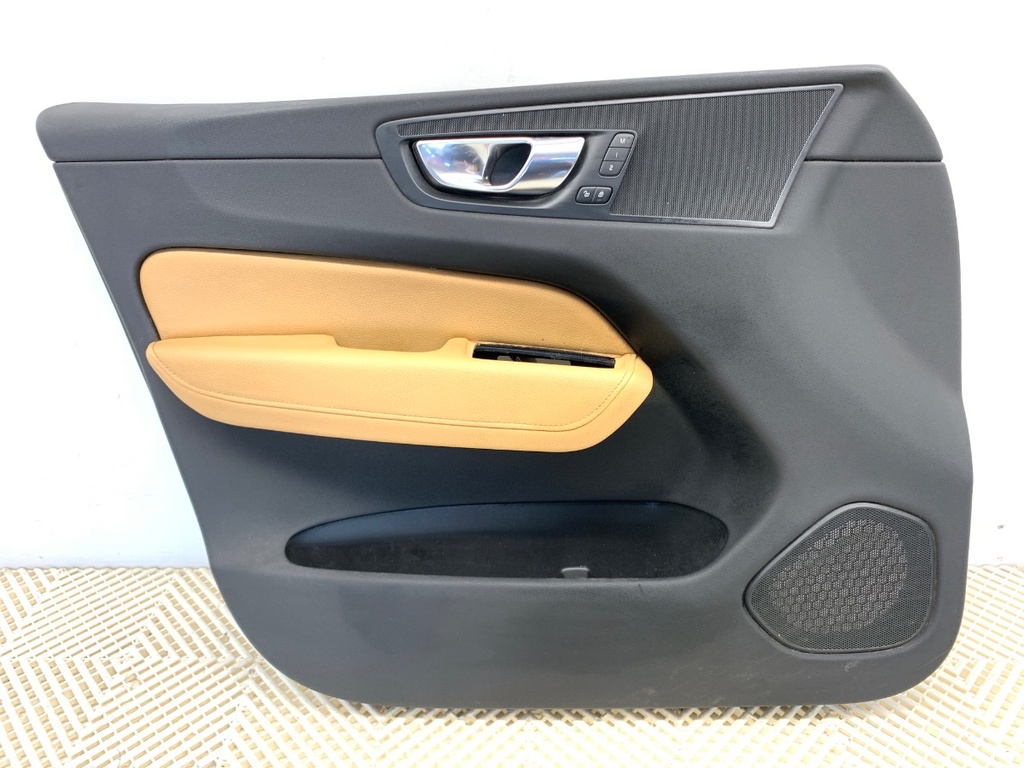 [STARK-897463] Panel de puerta delantero izquierdo Volvo XC60 II (246) 2017-2022