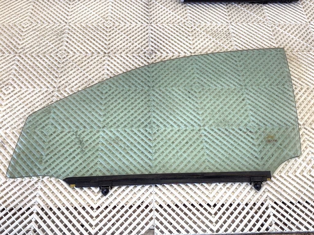 [STARK-898459] Ventana delantera izquierda LEXUS RX (_L1_) 2008-2015