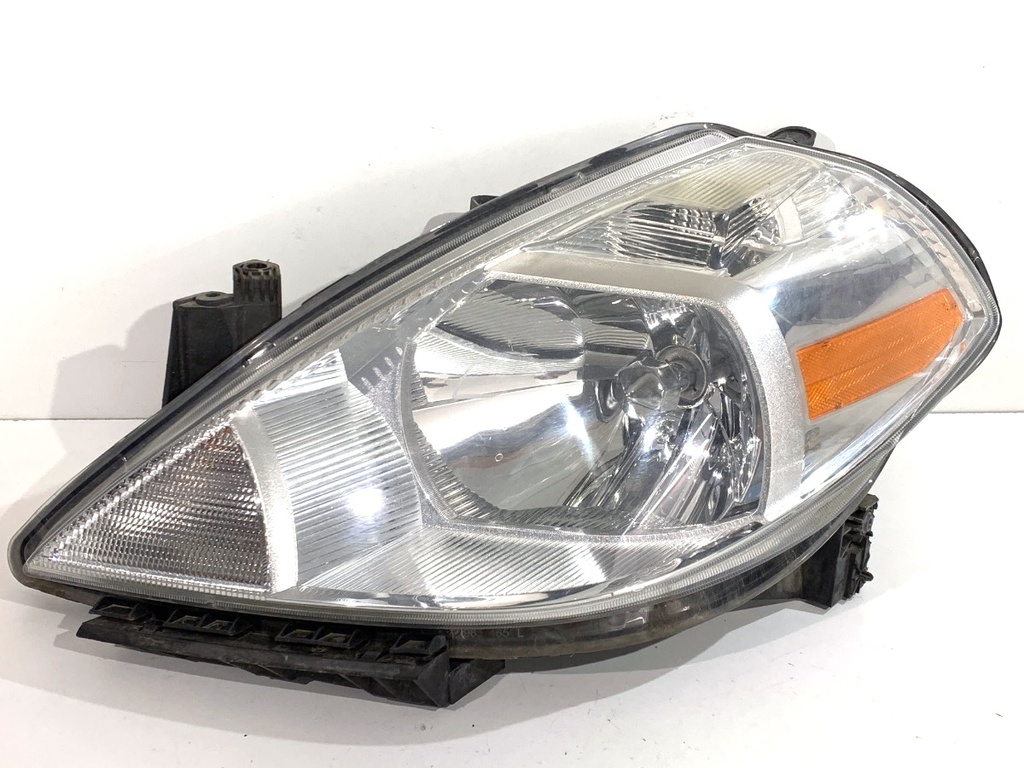 [STARK-899465] Faros delanteros izquierdo Nissan Versa I 1.8 91 kW 2006-2022