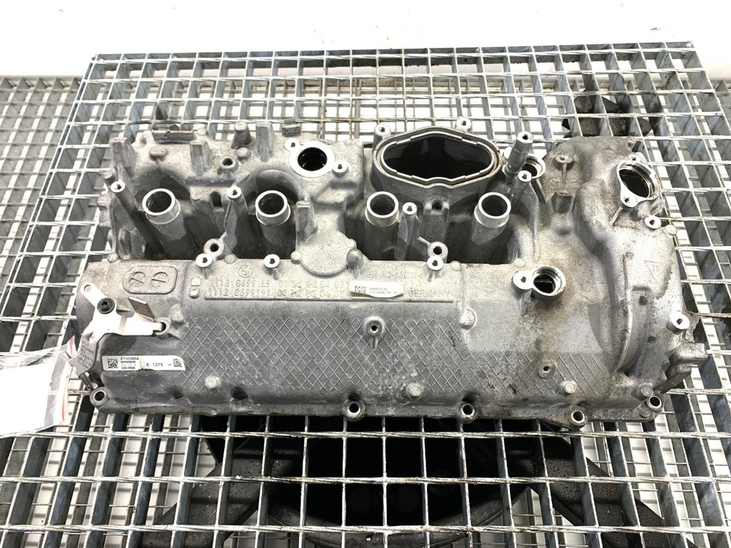 [STARK-843520] Tapa de balancines BMW 5 (G30, F90)