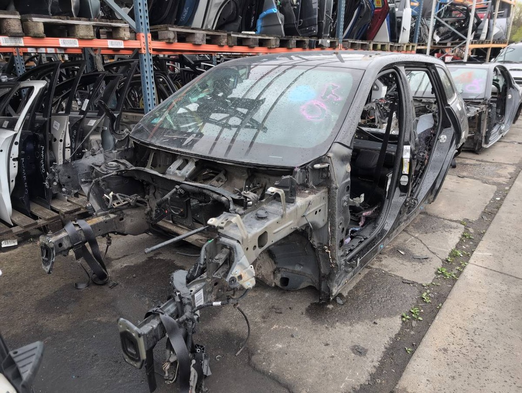 [STARK-878425] Panel lateral trasero Jeep Cherokee (KL)