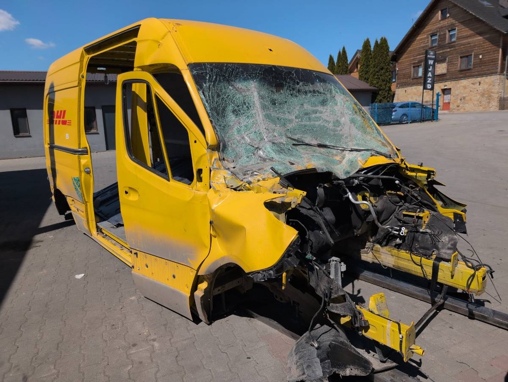 [STARK-880196] Panel lateral trasero Mercedes-Benz eSprinter (B910)
