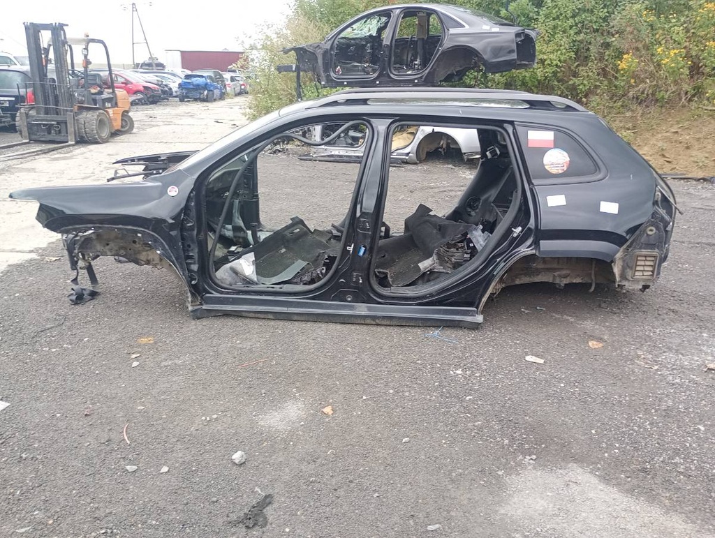 [STARK-940145] Panel de aleta trasera Jeep Cherokee