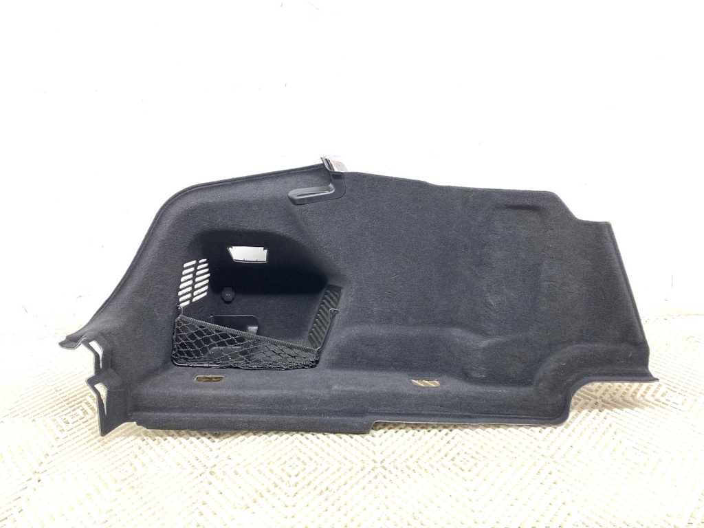 [STARK-809739] Tapizado lateral izquierdo de maletero AUDI A8 D5