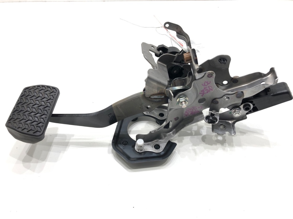 [STARK-829852] Pedal de freno Lexus LBX