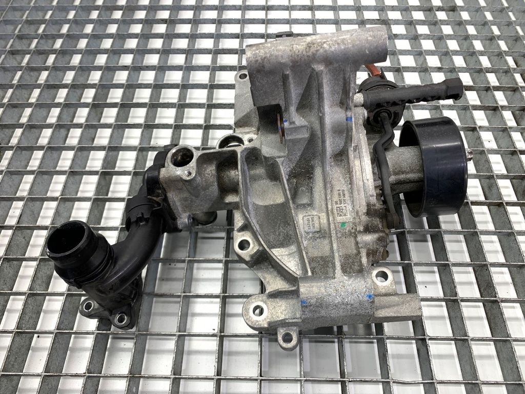 [STARK-852398] Bomba de agua BMW Serie 5 Touring (G31)