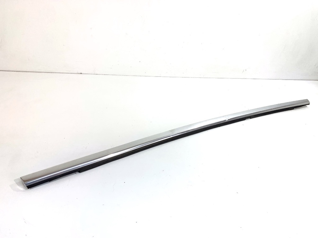 [STARK-874075] Moldura de puerta trasera derecha Mercedes-Benz GLA (X156)