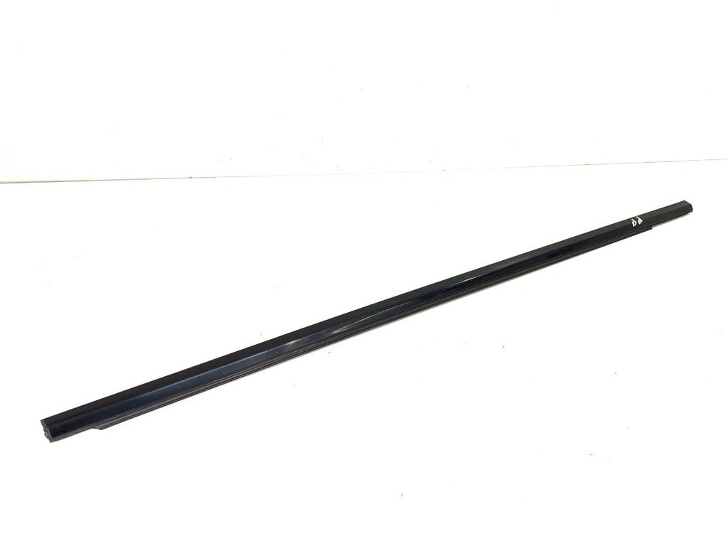 [STARK-920685] Moldura rascador puerta delantera derecha Jeep Grand Cherokee L V (WL)
