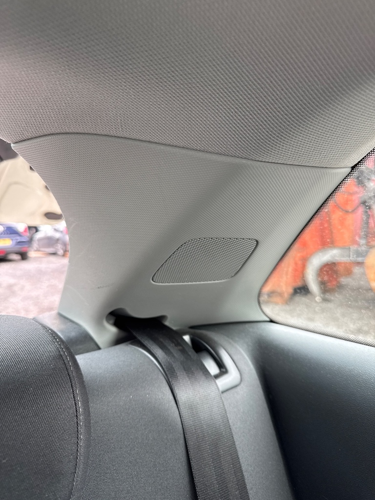 [EPE-103464] Pilar C Audi A1 8X1 8XK