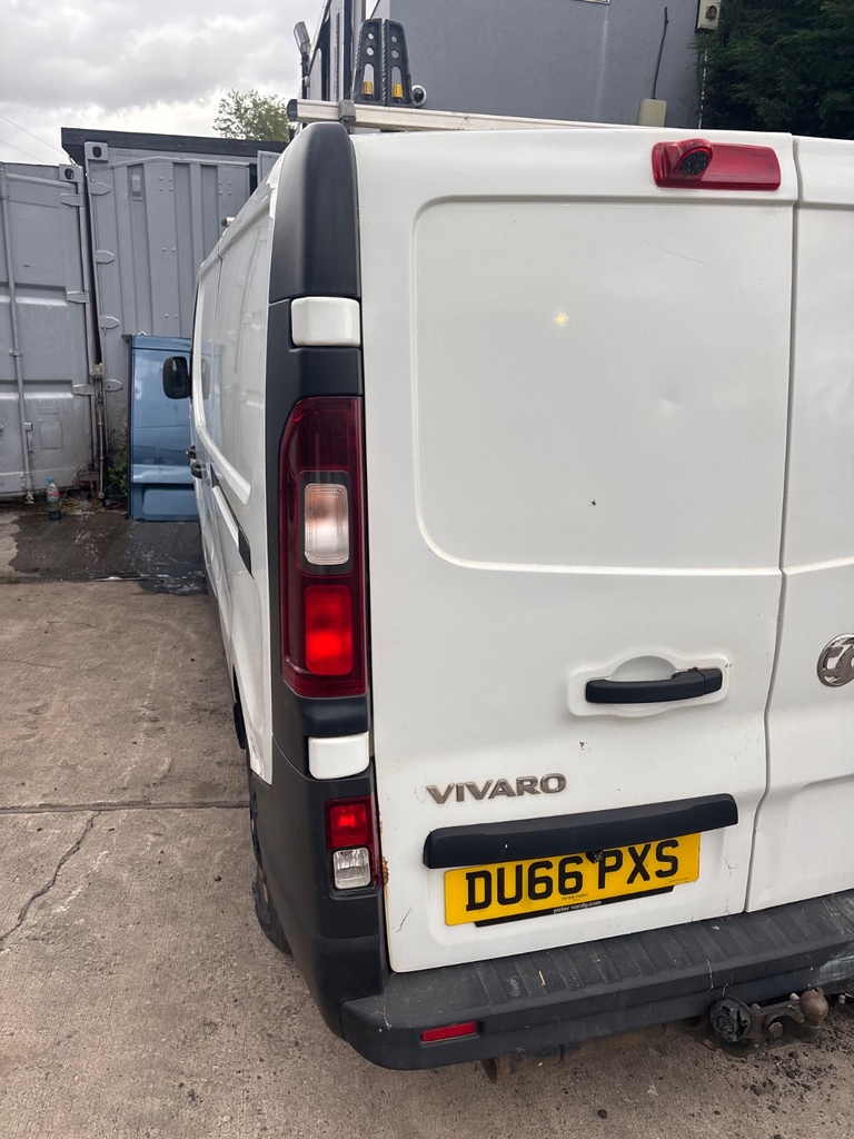 [EPE-127370] Puerta trasera izquierda Opel Vivaro B X82