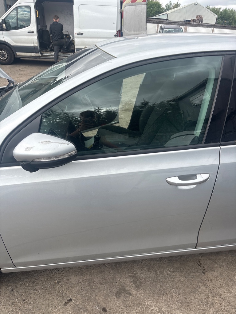 [EPE-126917] Puerta delantera izquierda VW Golf
