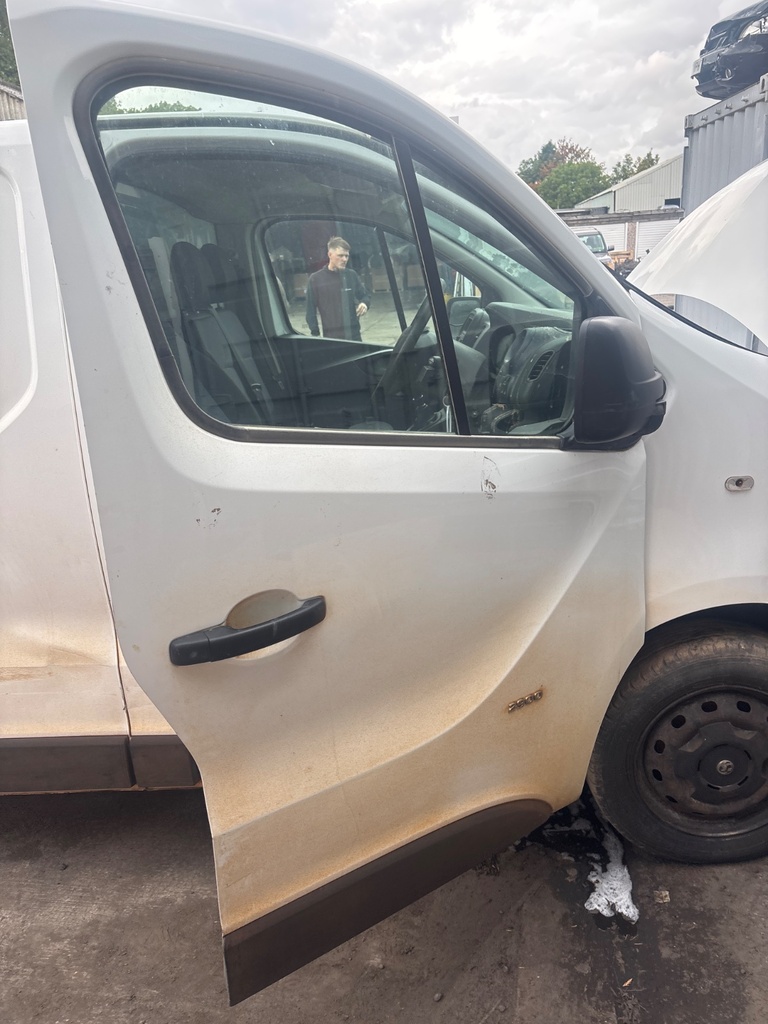 [EPE-127317] Puerta delantera derecha Opel Vivaro B X82