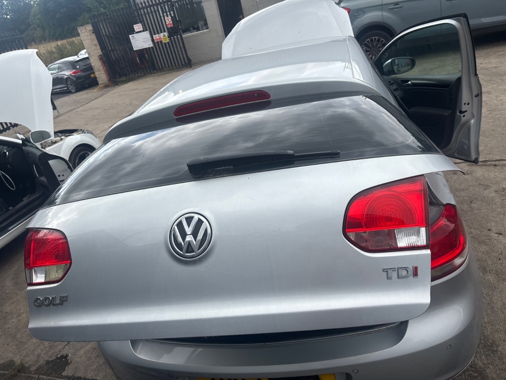 [EPE-126905] Portón trasero VW Golf