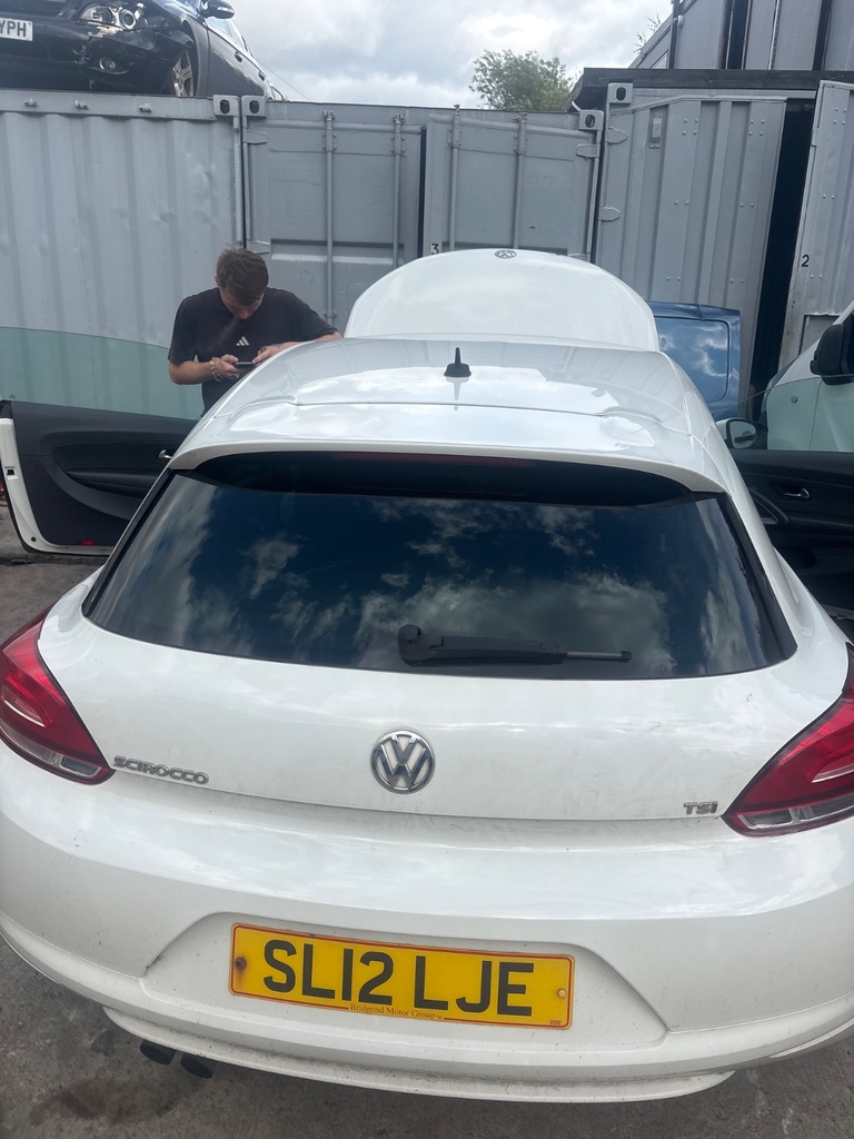 [EPE-127430] Portón trasero VW Scirocco