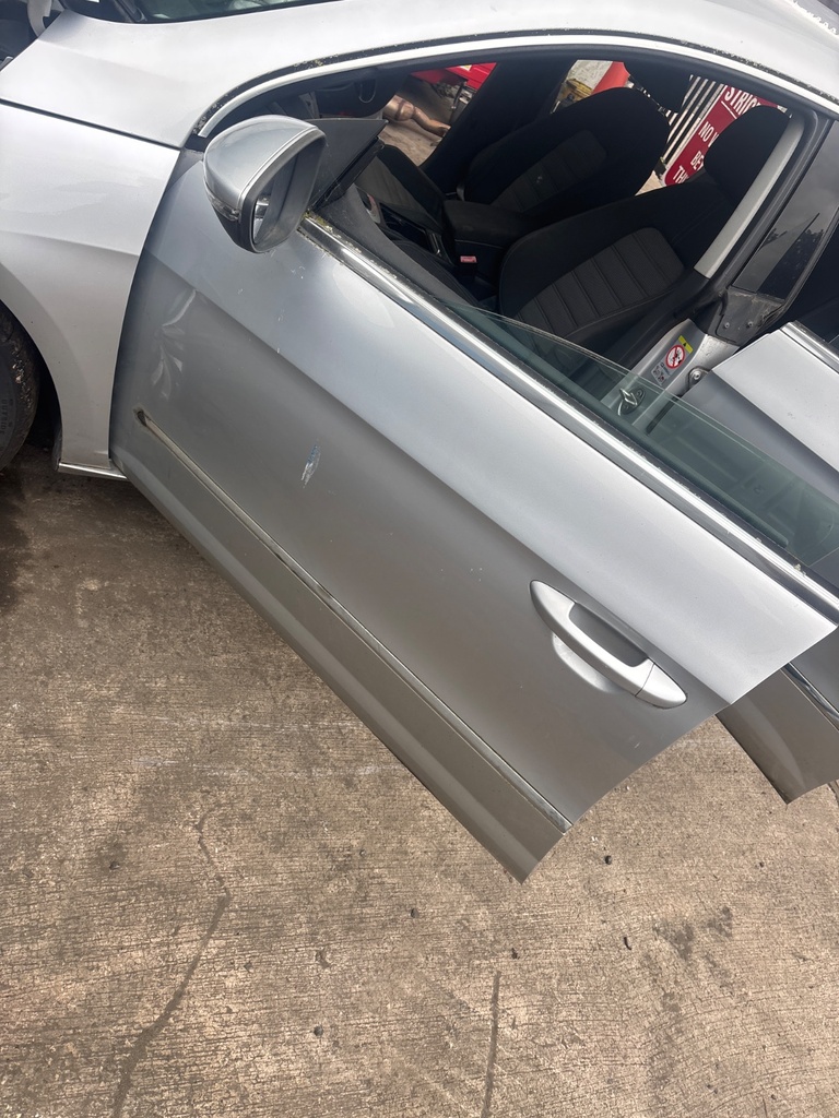 [EPE-127080] Puerta delantera izquierda VW Passat CC