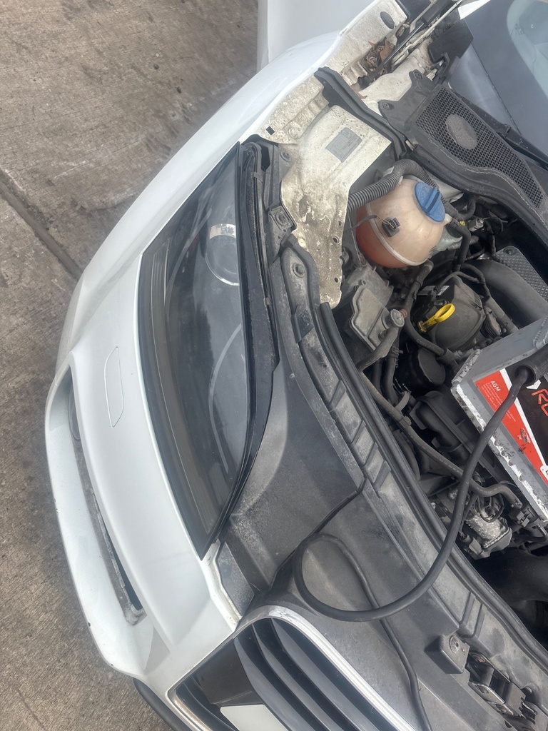[EPE-126948] Faro derecho Audi TT