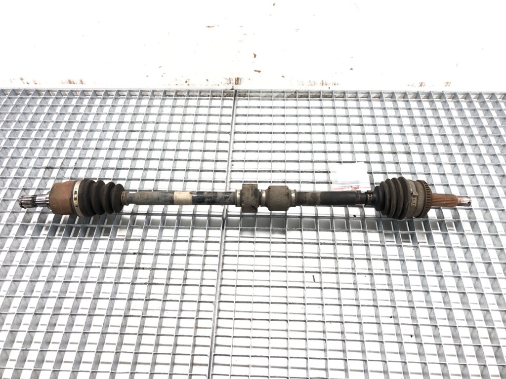 [STARK-575817] Palier delantero derecho Hyundai i30 (FD) 2.0 105 kW 2007-2011