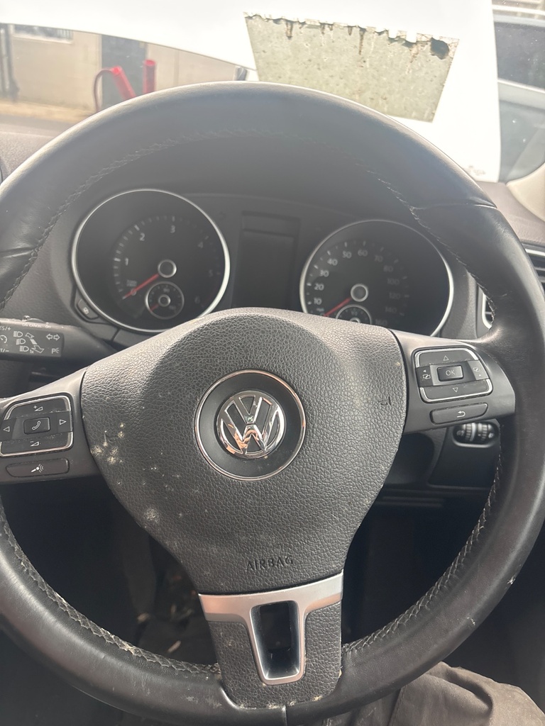 [EPE-126902] Volante VW Golf 1.6 TDI