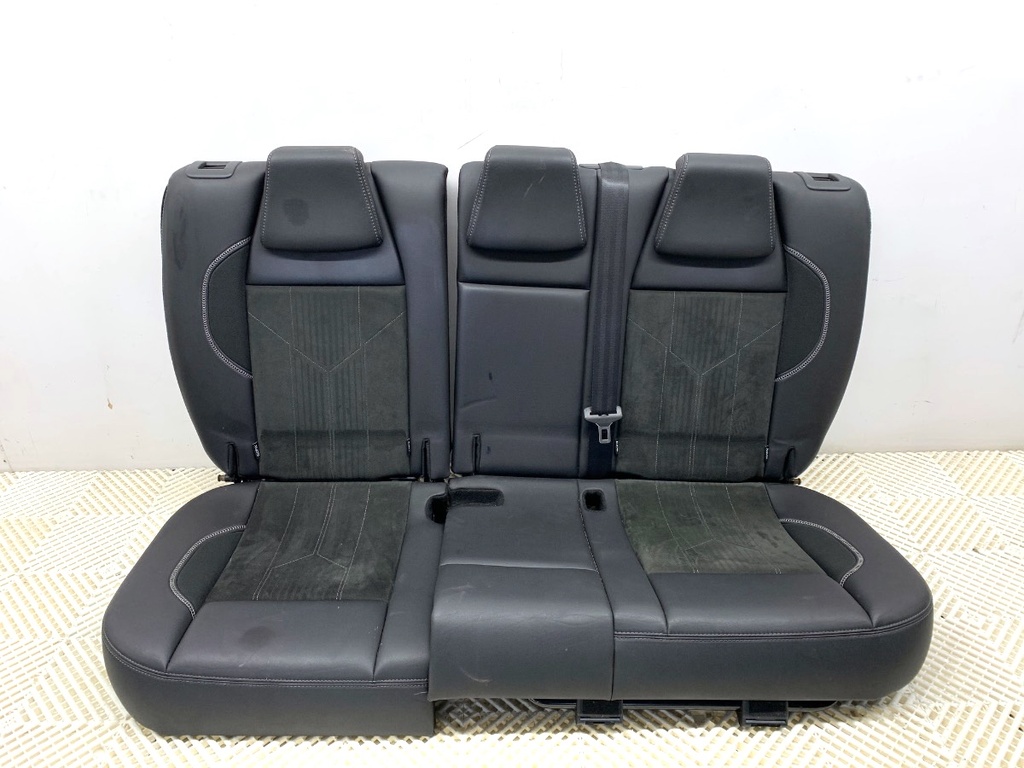 [STARK-876120] Asiento trasero segunda fila PEUGEOT 2008 I (CU_) 1.2 THP 130 / PureTech 130 96 kW 2015-2022