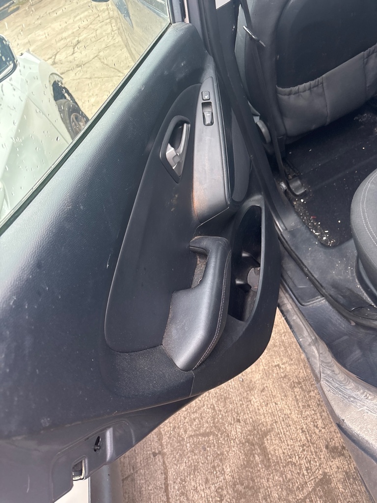 [EPE-126253] Panel de puerta Hyundai ix35