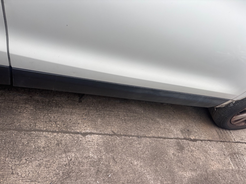 [EPE-126301] Moldura de puerta delantera derecha Nissan Qashqai